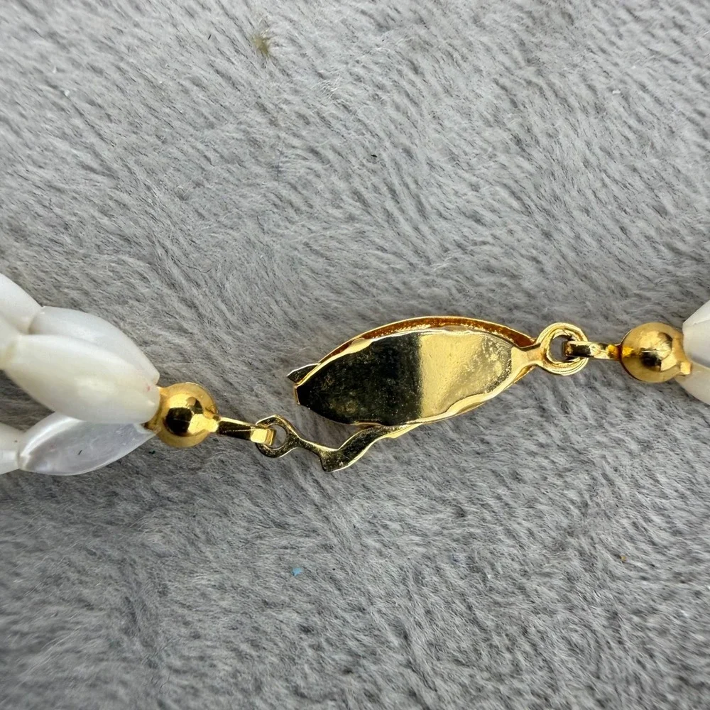 Vintage Mother of Pearl Necklace Beaded 18